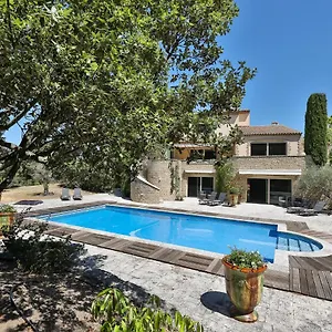https://quintessence-provence.fr-provencehotel.com